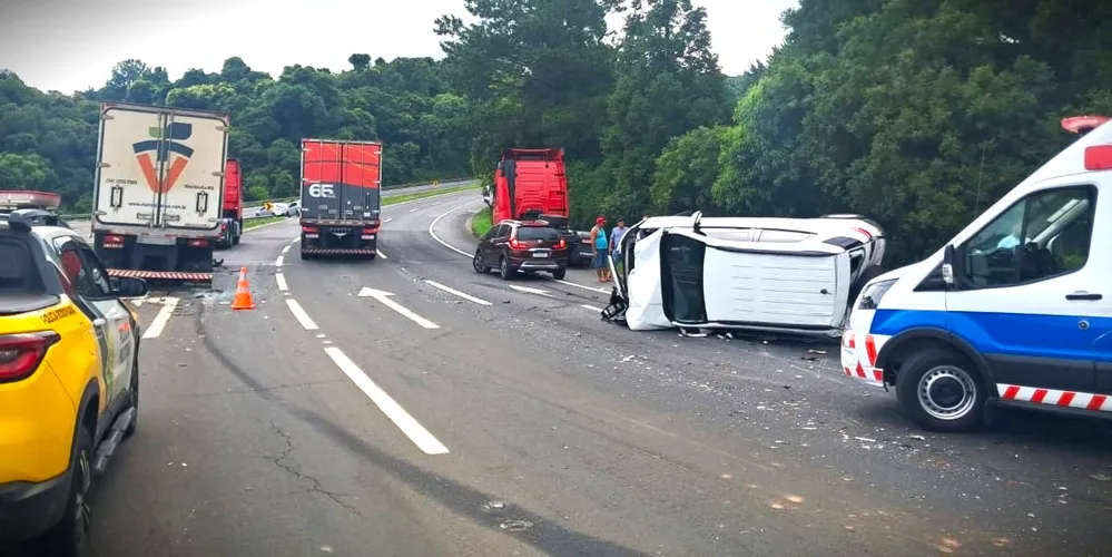 Acidente ocorreu na manhã deste sábado (21)