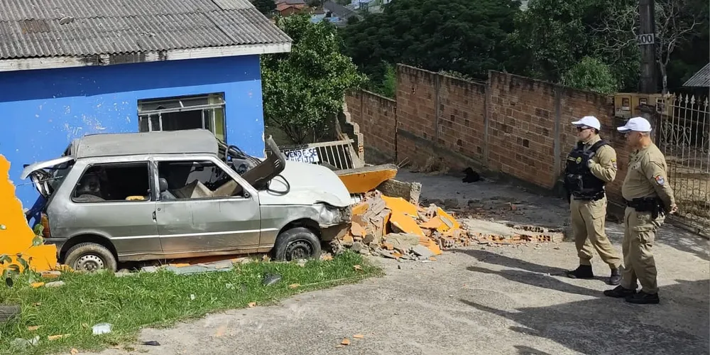 Condutor deixou o local antes da chegada da PM