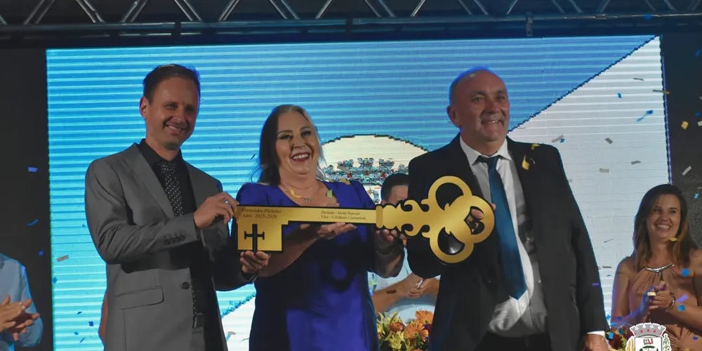 O ato ainda contou com a presença da agora ex-prefeita Cleonice Schuck