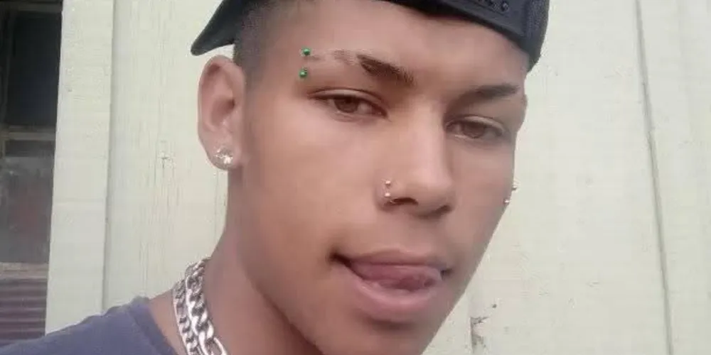 O rapaz é identificado como Jackson Luiz de Lima, de 19 anos