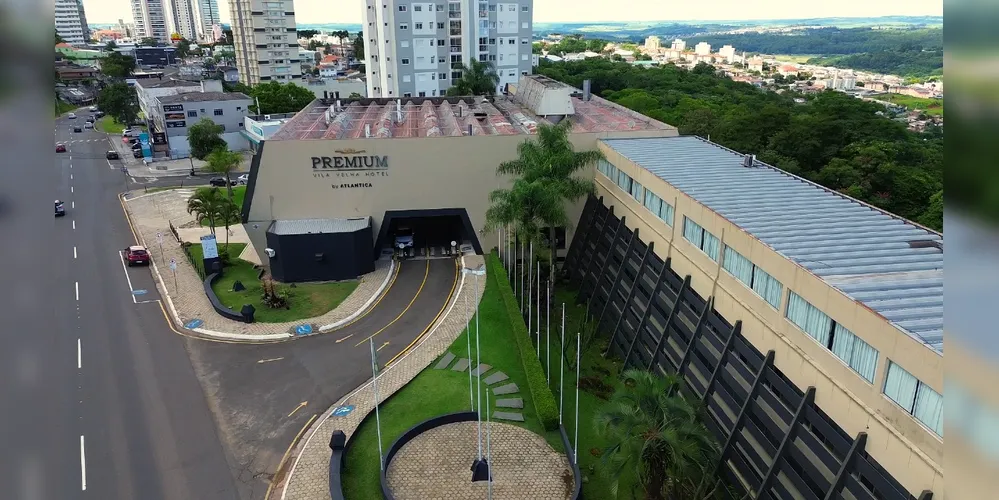 Hotel está localizado em local privilegiado, no Centro de Ponta Grossa