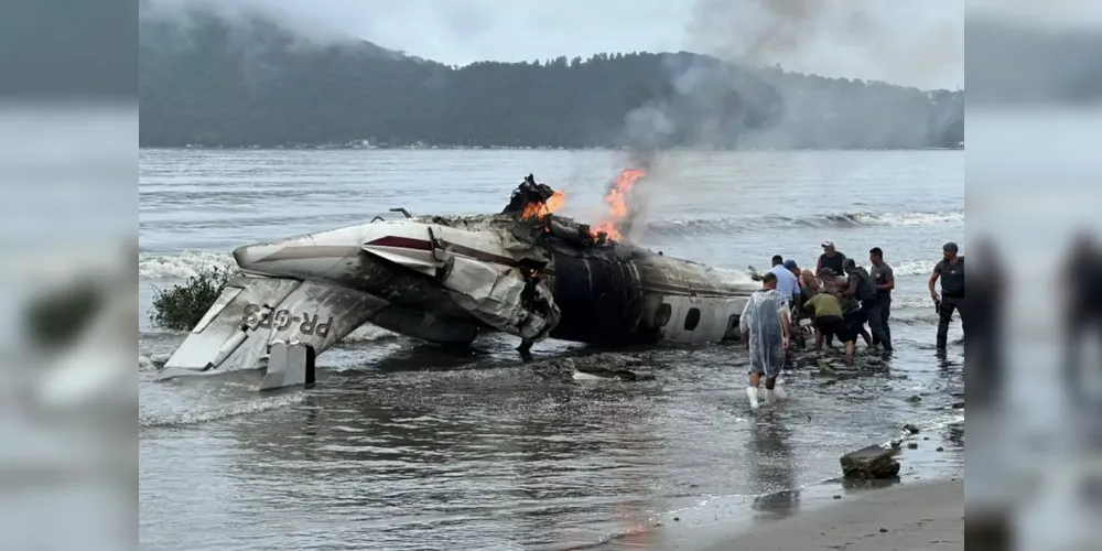 Cinco pessoas estavam a bordo