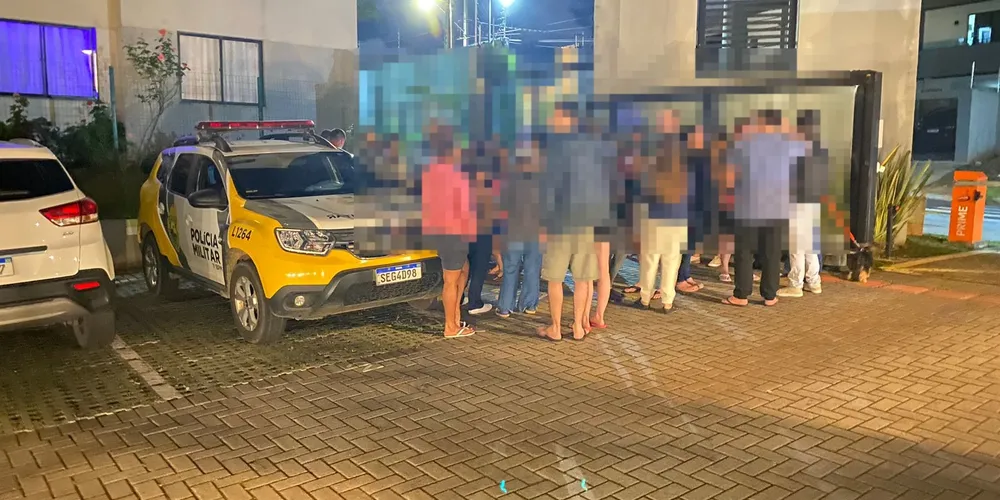 Uma equipe da Polícia Militar foi acionada no local.