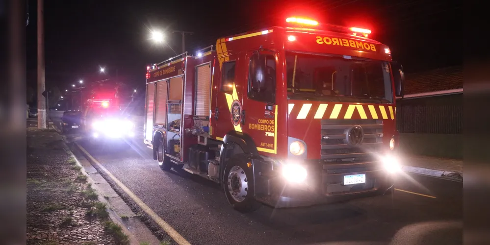 Bombeiros foram acionados para atender à ocorrência por volta de 1h30