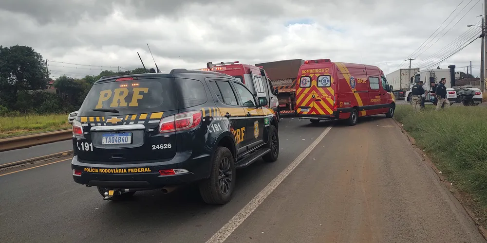 Acidente aconteceu na manhã deste domingo (12)