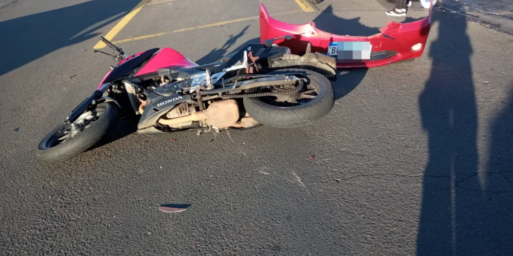 O condutor da moto apresentou ferimentos e foi encaminhado para UPA Santana
