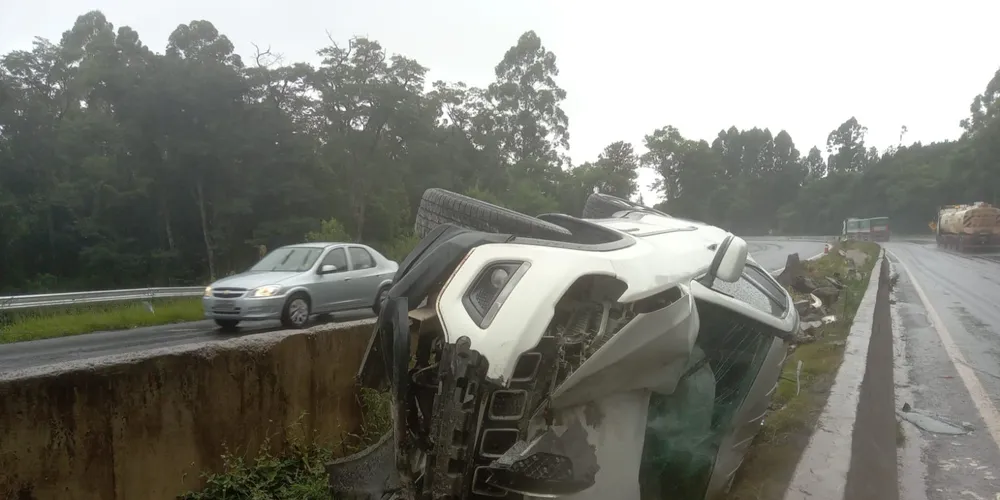 Acidente aconteceu no KM 407 da BR-376, em Tibagi
