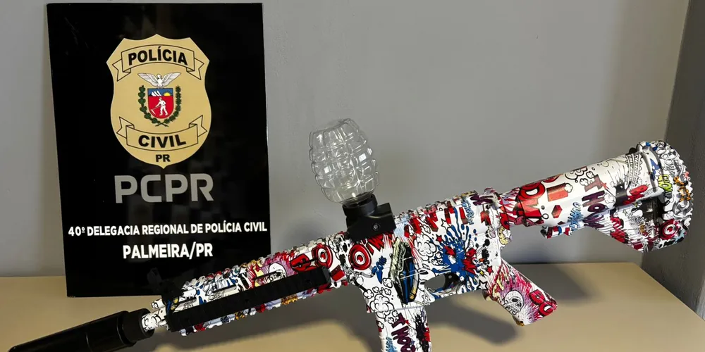 O homem utilizava uma arma elétrica de gel para maltratar o animal