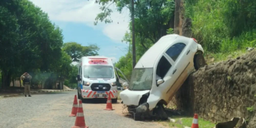 A condutora teve ferimentos leves