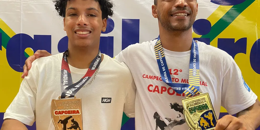 Kauê e o pai, Caio, foram campeões mundiais de capoeira