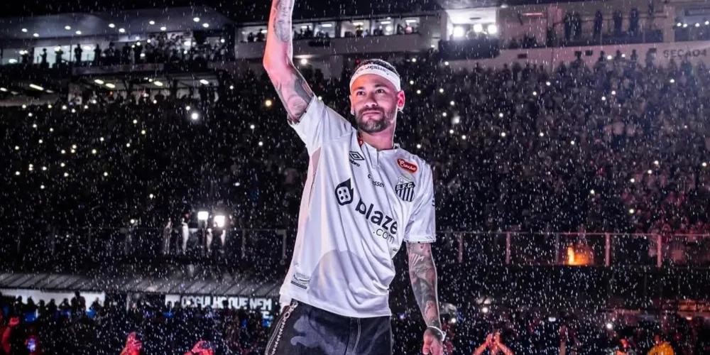 O atacante terá, no mínimo, um vínculo de seis meses com o clube