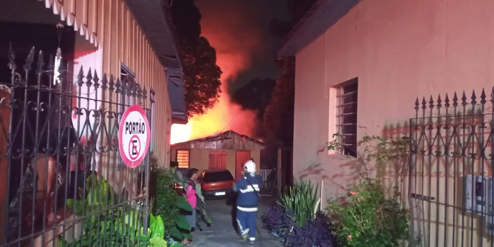 Os residentes teriam demorado a perceber o princípio do incêndio