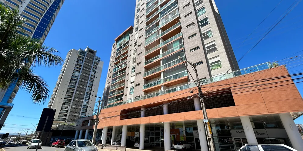 Equipes da Copel compareceram no condomínio nesta segunda, para averiguar a situação