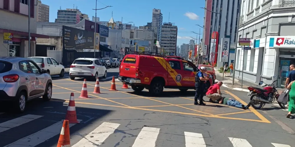 A equipe de Trânsito e Segurança Viária sinalizou o local e registrou a ocorrência