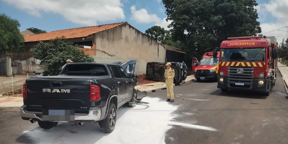 Os veículos tiveram perda total devido à gravidade da colisão