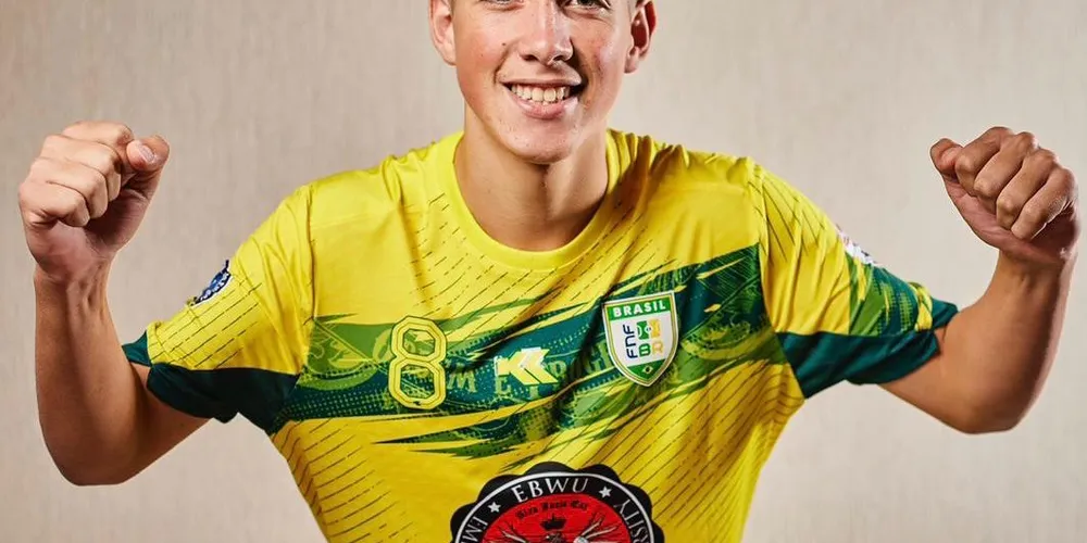 É a primeira convocação de Carlinhos para a categoria adulto da Seleção Brasileira