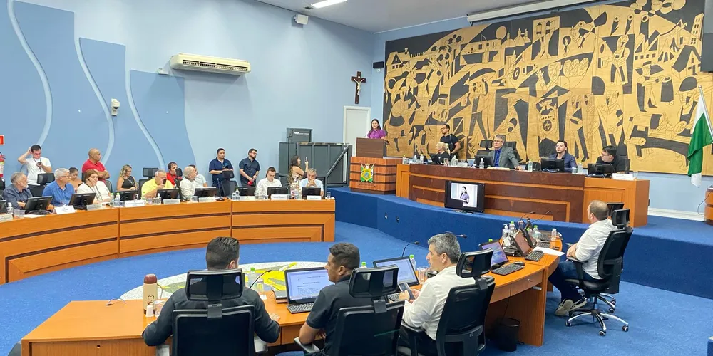 Vereadores estão reunidos neste momento na sede do Poder Legislativo
