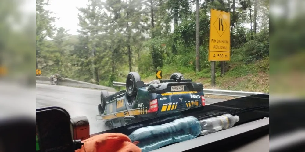 Policiais rodoviários sofrem acidente durante atendimento na BR-116