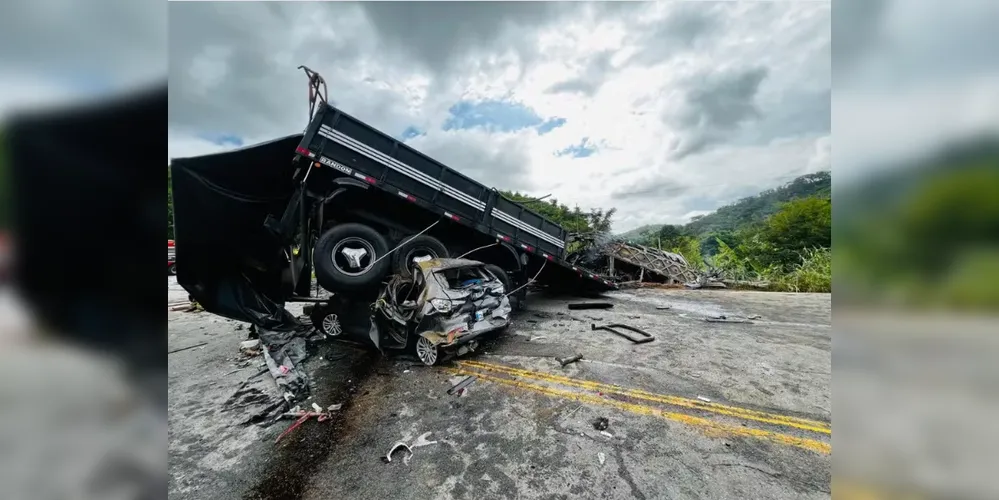 Acidente em rodovia deixa 22 mortos em Minas Gerais