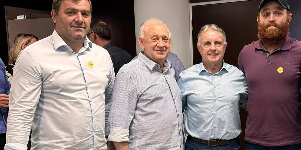 O encontro aconteceu nesta segunda-feira (20)