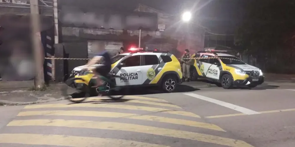 Atirador fugiu em uma moto