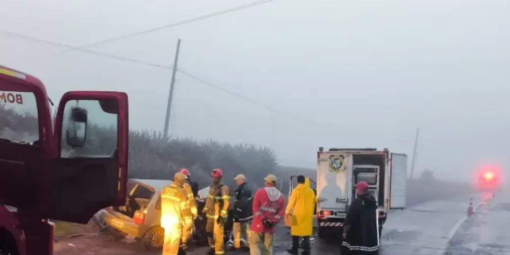 Acidente ocorreu na madruga deste sábado (14)