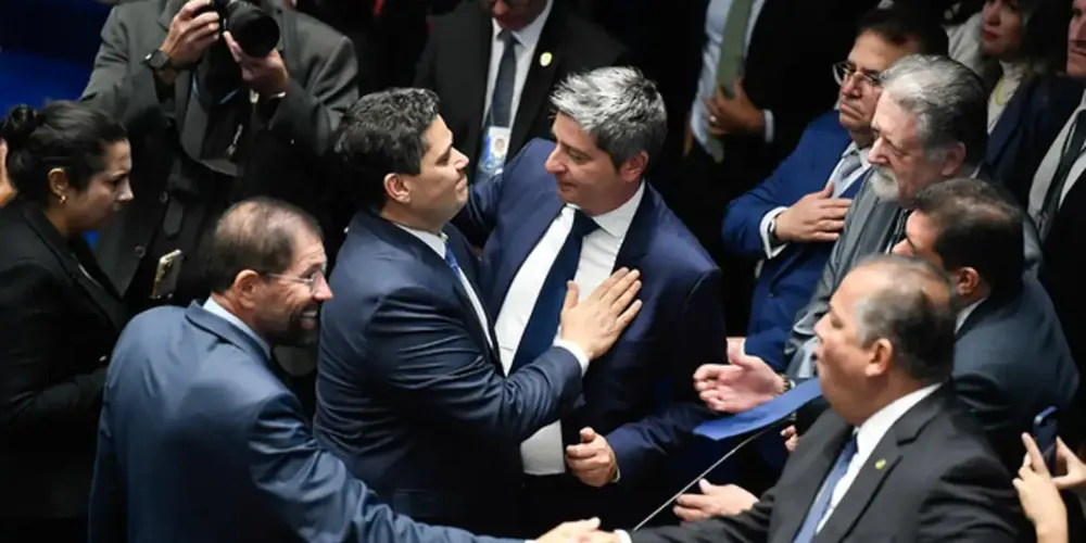 Davi Alcolumbre foi eleito com 73 votos