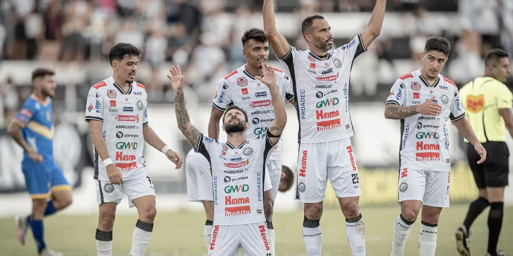 Operário quer continuar na liderança do Campeonato Paranaense