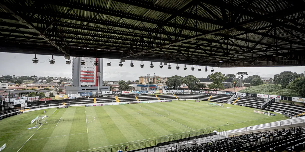 Estádio Germano Krüger, em Ponta Grossa