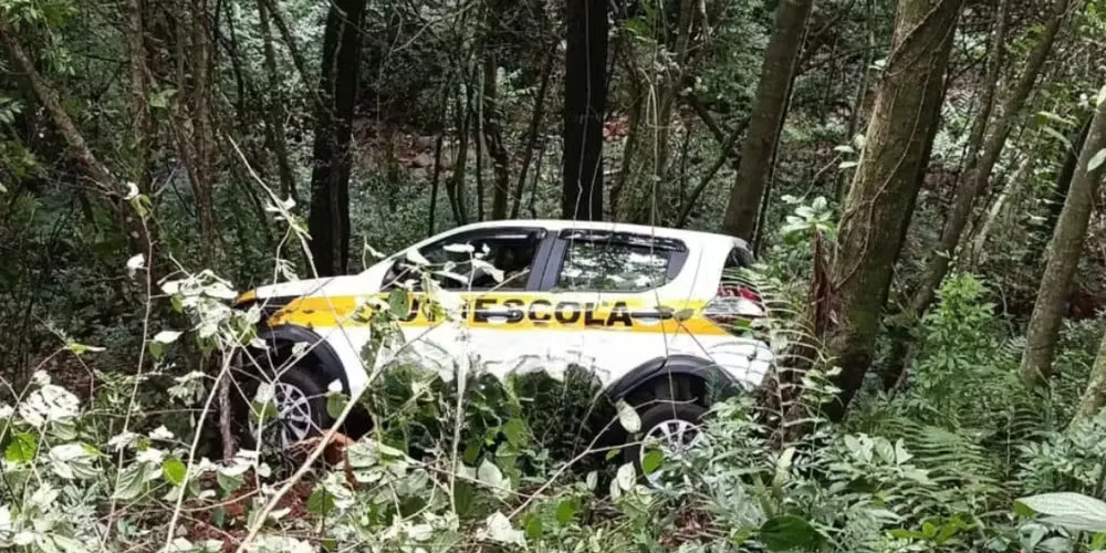 Veículo foi abandonado pelo suspeito no Parque Margherita Sannini Massini