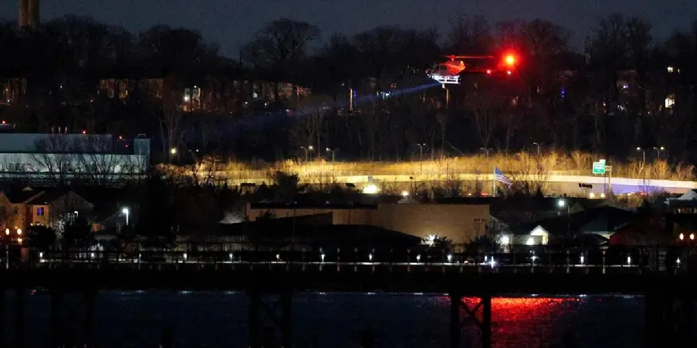 Acidente com avião e helicóptero aconteceu nessa quarta-feira (29), nos EUA