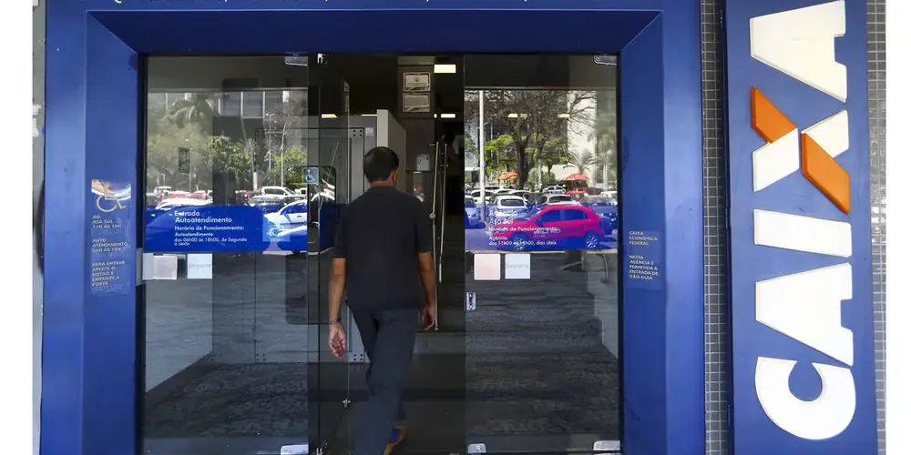 Bancos voltam a funcionar normalmente nesta quinta-feira (26)