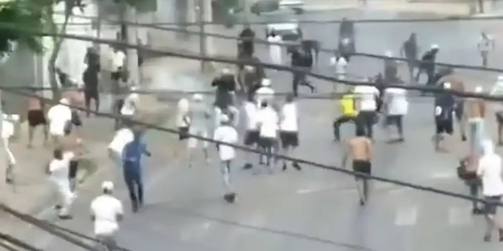 Briga entre torcidas antecedeu partida entre Cruzeiro e Atlético, pelo Campeonato Mineiro