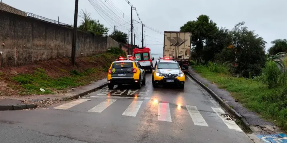 A situação aconteceu na Rua Campina Grande do Sul, no Jardim Roma, em Almirante Tamandaré, na Região Metropolitana de Curitiba (RMC)