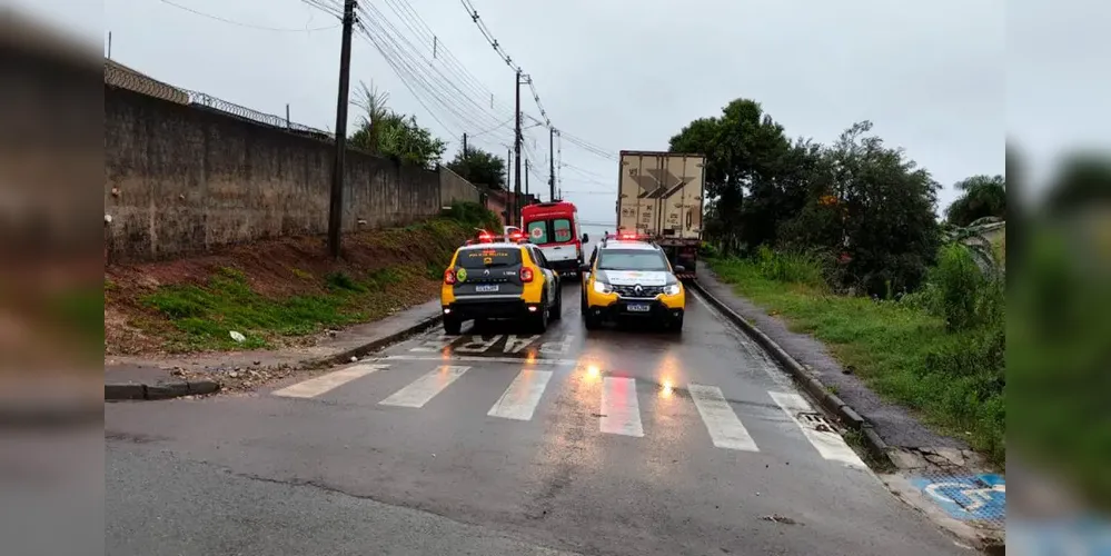 A situação aconteceu na Rua Campina Grande do Sul, no Jardim Roma, em Almirante Tamandaré, na Região Metropolitana de Curitiba (RMC)