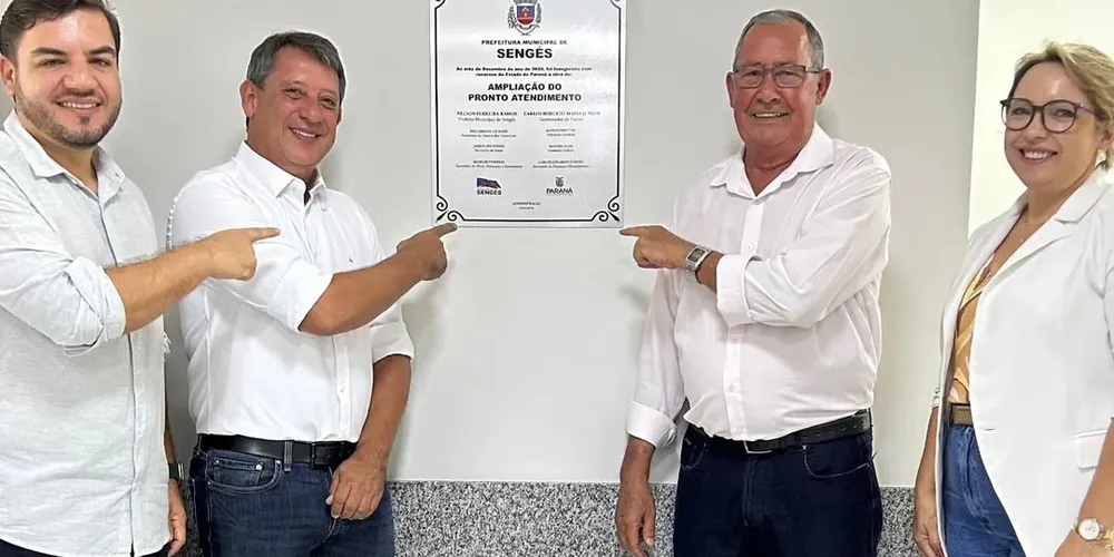 O atual prefeito de Sengés, Nelson Pezinho, e o prefeito eleito, Gerson Nunes, estiveram presentes durante a entrega das obras