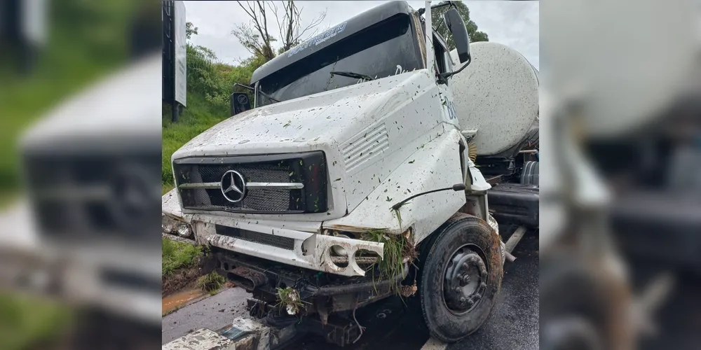 Acidente foi registrado na manhã deste sábado (14) na PR-151, no km 315