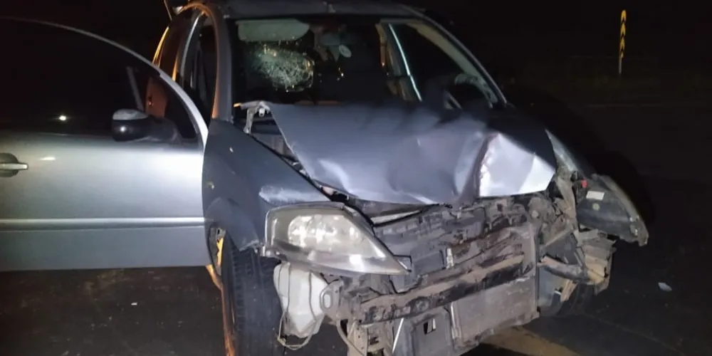 Acidente aconteceu na madrugada desta segunda-feira (16)