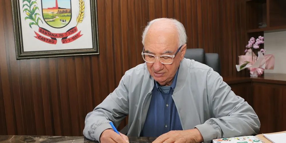 O prefeito de Castro, Dr. Reinaldo Cardoso (MDB), assinou o repasse nesta sexta-feira (17)
