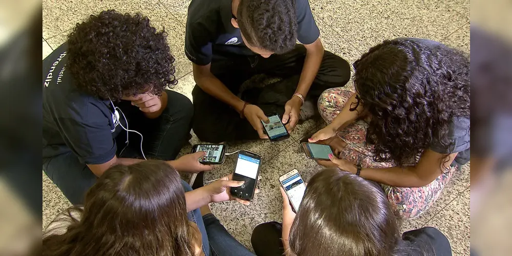 Sem os celulares os alunos deverão participar e interagir nas atividades