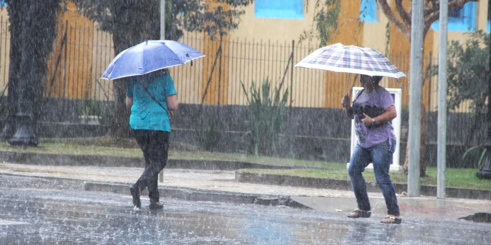 O alerta é válido para a partir deste sábado (25) até às 10h00 de domingo (26)