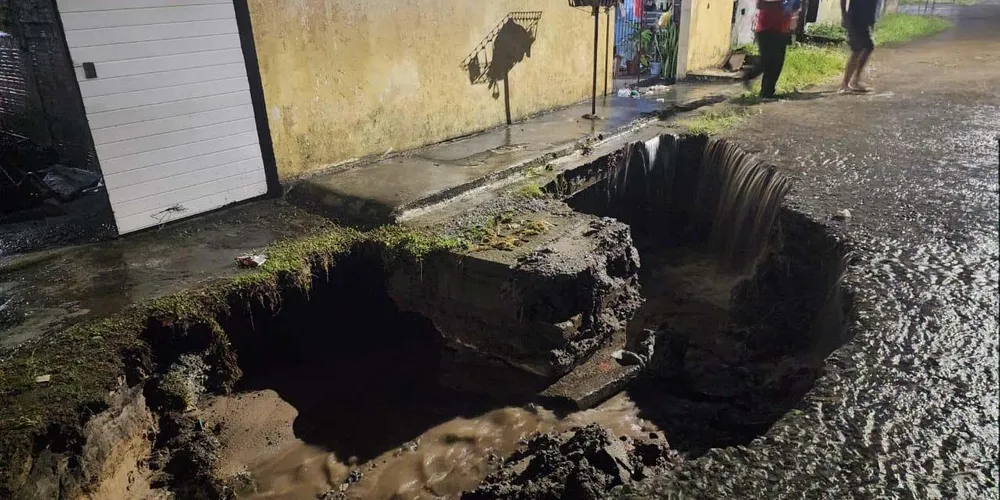 Fortes chuvas causaram inúmeros estragos nas cidades do litoral do Paraná