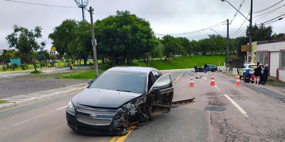 Veículos tiveram danos significativos na parte dianteira