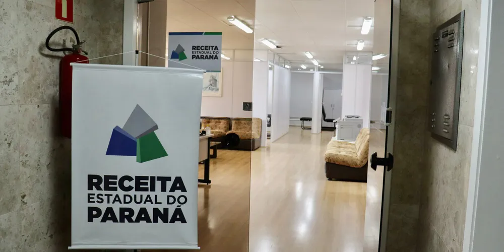 A Fundação Getúlio Vargas (FGV) divulgou a lista definitiva de inscrições deferidas e indeferidas que vão disputar as 50 vagas de auditor fiscal oferecidas no processo seletivo