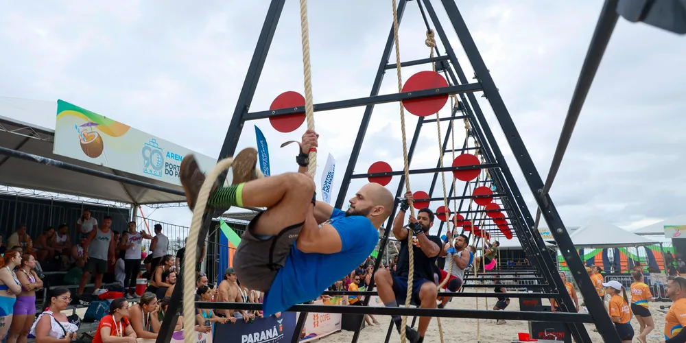 O público que acompanhou a competição vibrou com as equipes e os movimentos