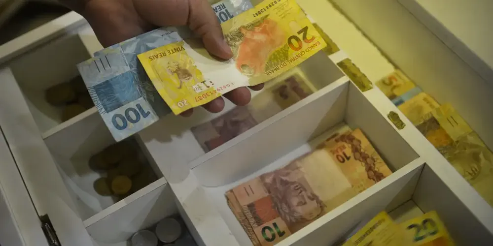 Outro indicador econômico que afeta diretamente o bolso do brasileiro é a inflação