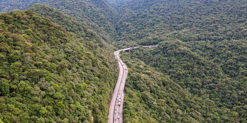 Pista da BR-277, no sentido de Paranaguá a Curitiba, está com grande fluxo