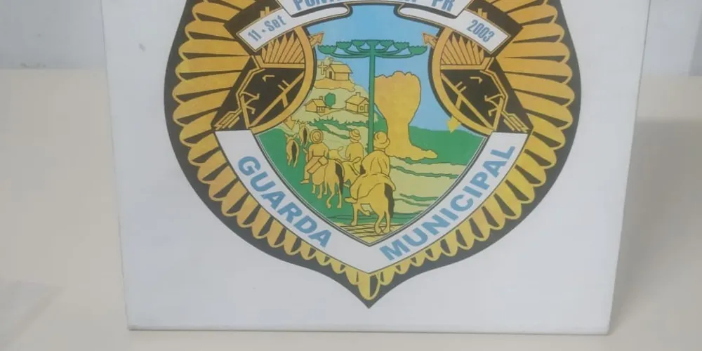 Guardas municipais apreenderam aproximadamente 4,6 gramas de substância análoga ao crack; droga foi entregue na delegacia