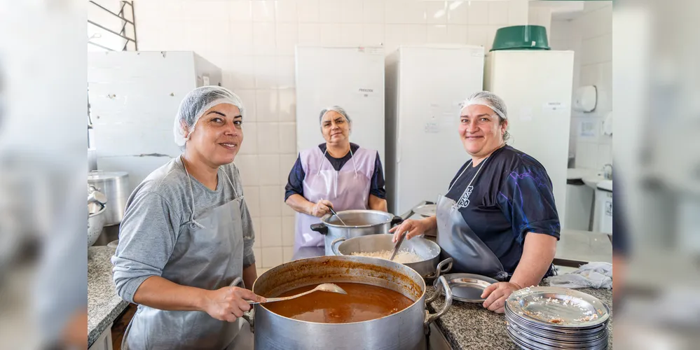 Entre as vagas, há opção para auxiliar de cozinha