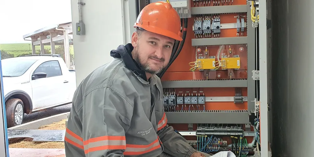 Entre as oportunidades ofertadas na cidade está vaga para eletricista